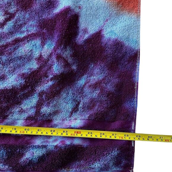 Brand New Tie Dye Towel Dimensions: 29” x 49” - Picture 4 of 8